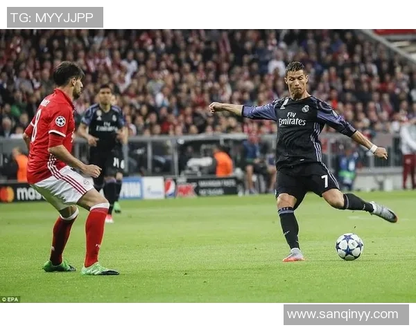 皇马在欧冠对阵拜仁的经典战役中以五球大胜展现王者风范